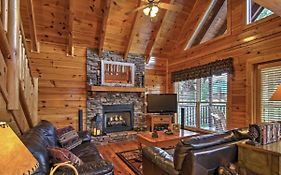 Solid Ground Lodge With Yard!